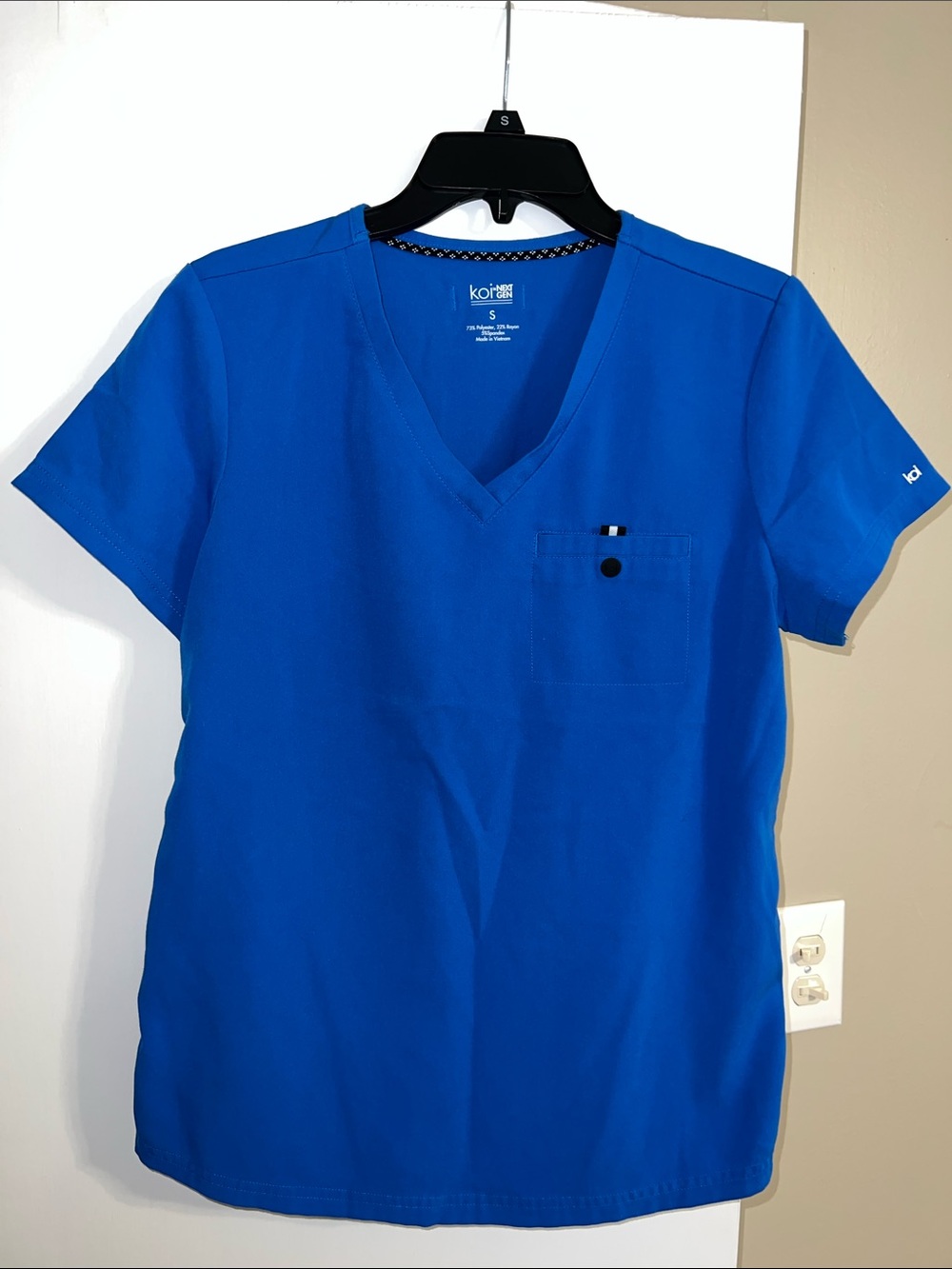 koi next gen women scrub top royal blue